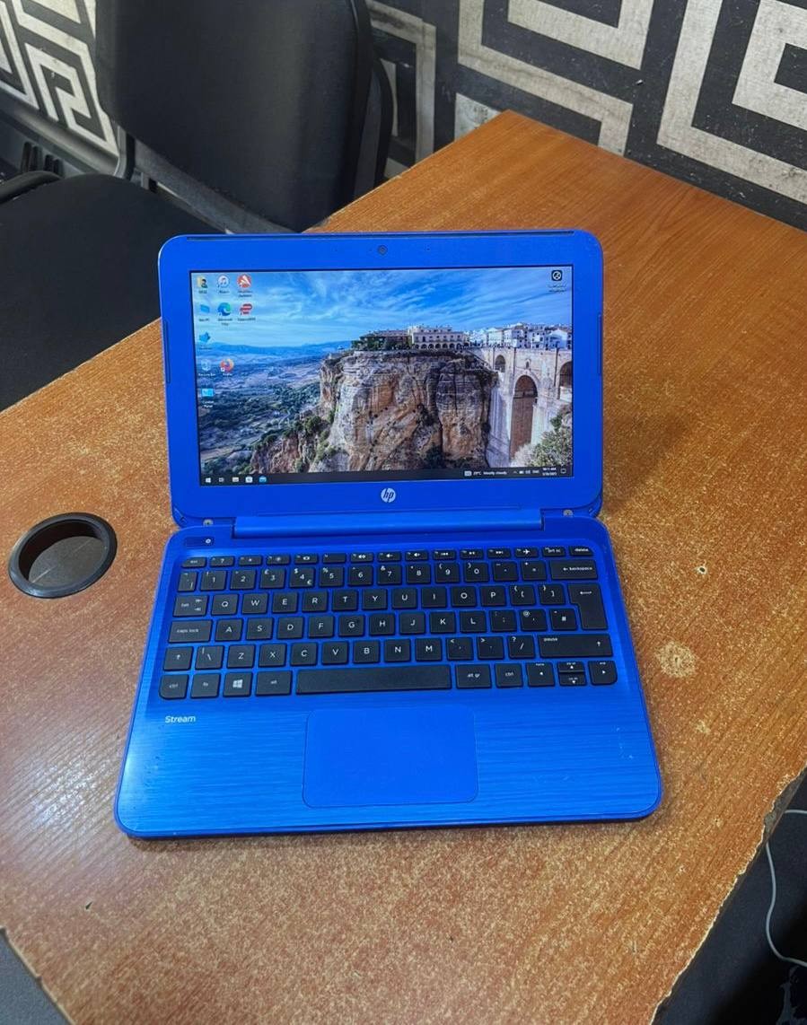 Clean 4Gb Ram, 64Gb Ssd, 2-3Hours ba3 life, Blue Hp Stream Book Laptop For-Sale