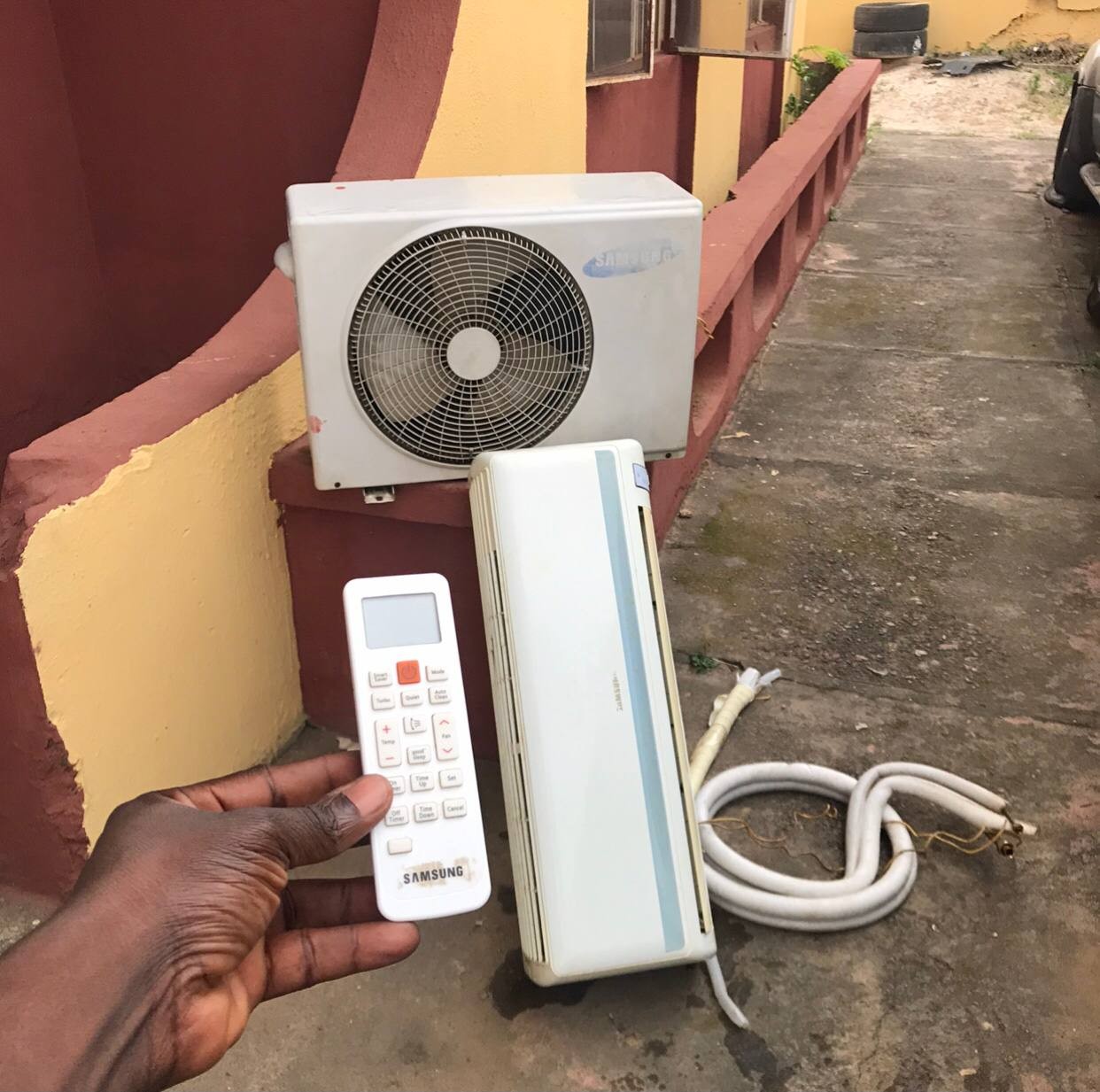 ❌️SOLD-OUT ... Clean Samsung 1.5Hp Air-Conditioner With Kit For-Sale