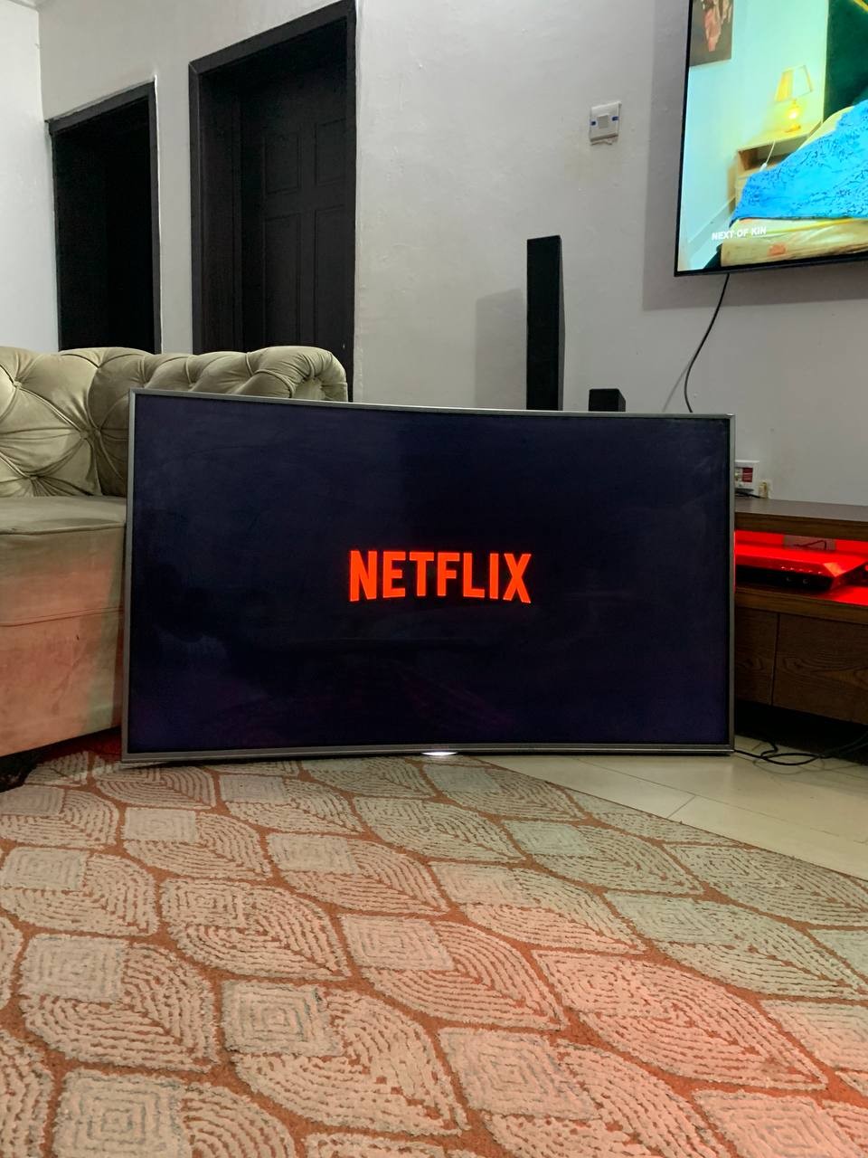 ❌❌SOLD-OUT❌❌ V.Clean 55Inches Curved, 4k, Smart Hisense Tv For-Sale