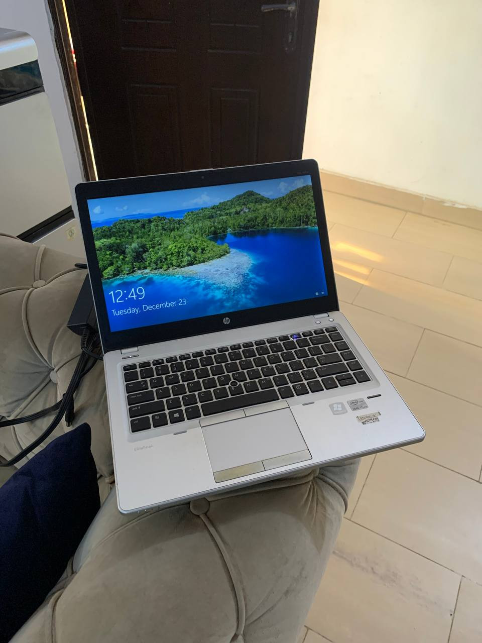 V.Clean, 8Gb Ram, 500Gb Hdd, Corei7, Keypad Light, 2Hours Ba3 life, Hp Folio 9470M Laptop For-Sale