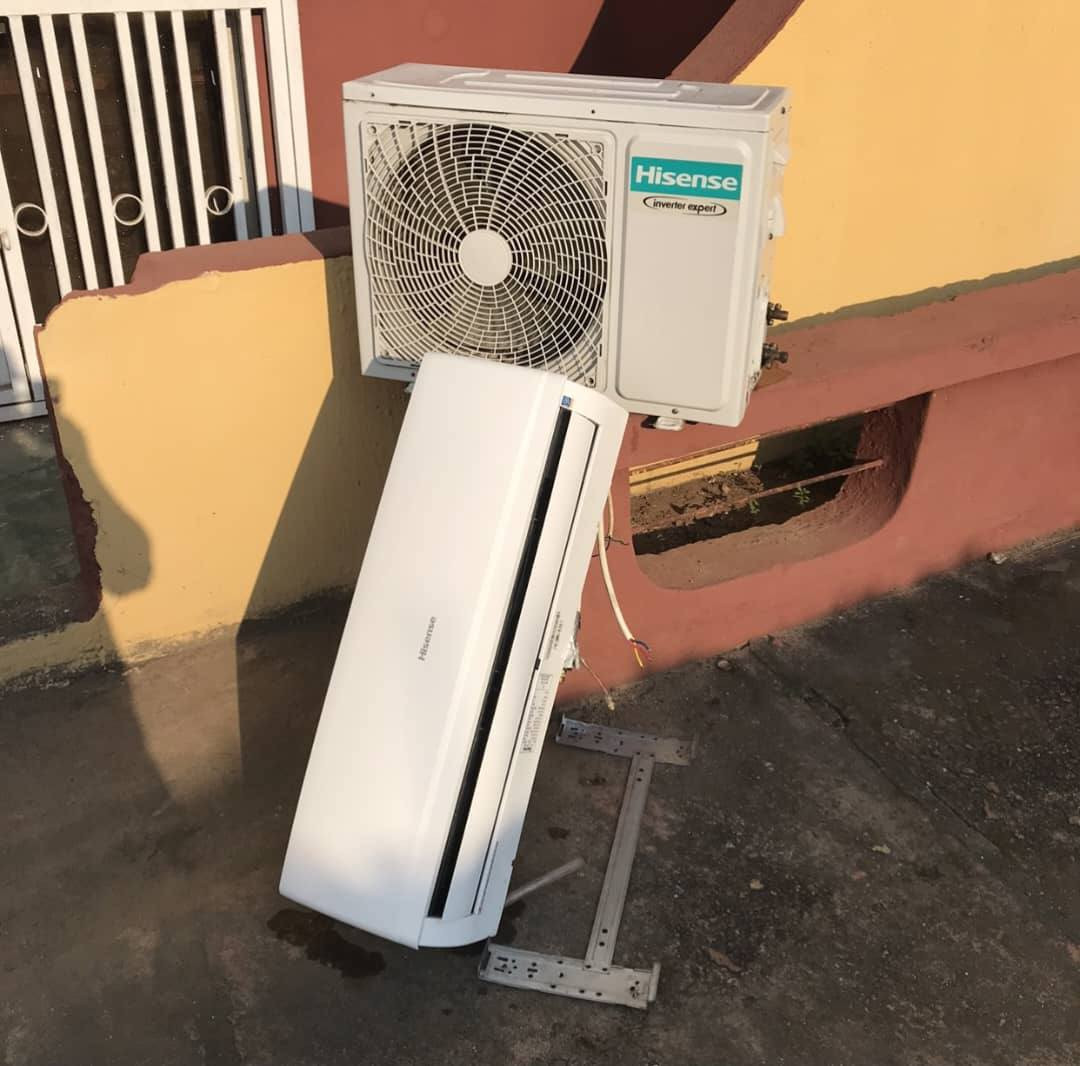 Clean 1Hp Hisense Inverter Ac With Inner Hanger For-Sale   [ Product Code >> 0425 ]