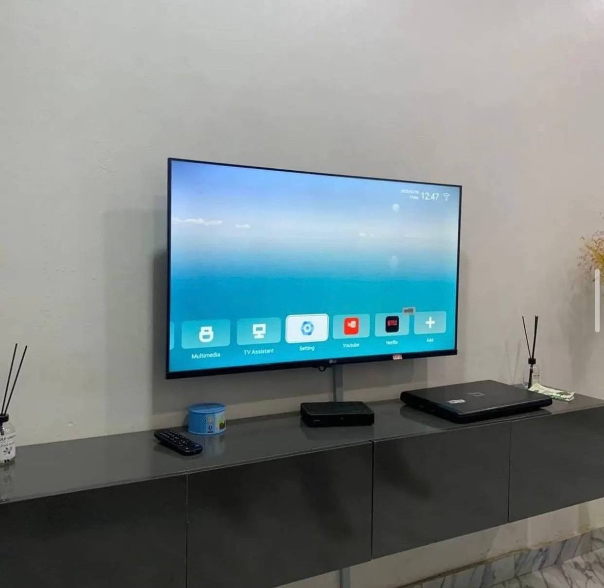 V.Clean 43 Inches LG Smart Frameless Tv With Pack For-Sale [ Product Code >> 0840 ]