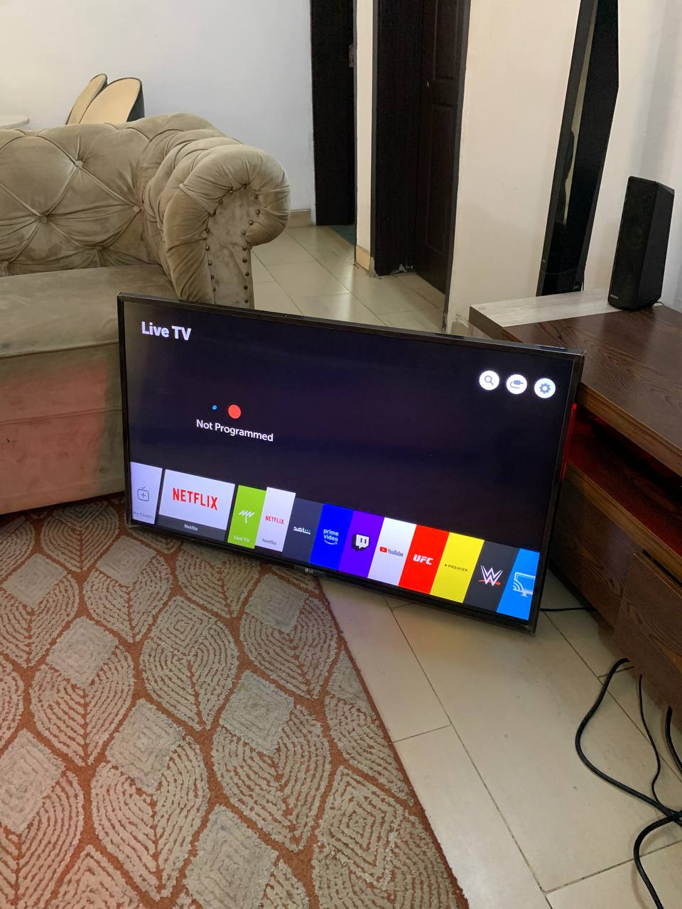 V.Clean, 43Inches, LG 4K, Smart Tv With WebOS For-Sale