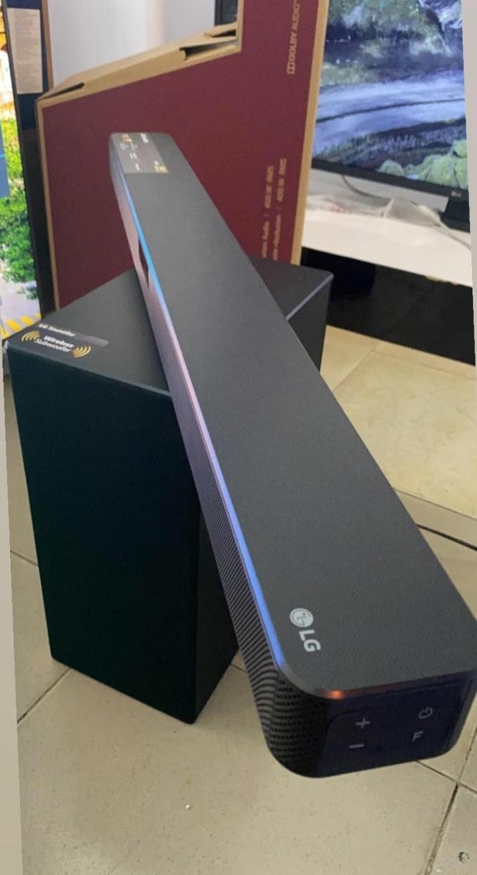 ❌SOLD OUT ... Super clean LG 300watts sound bar with carton