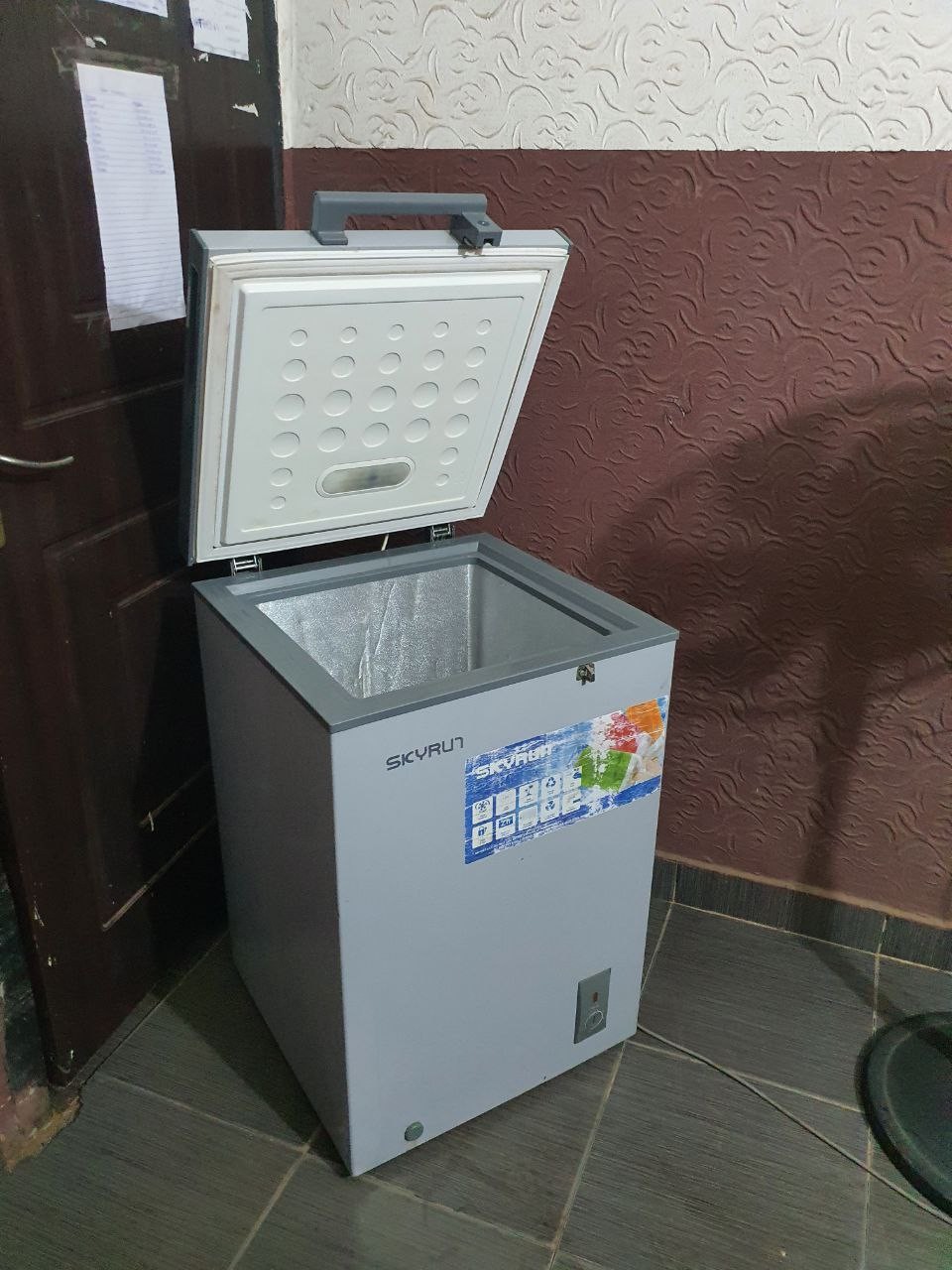 ❌❌SOLD-OUT❌❌ ... Very Clean Skyrun Chest Freezer- BD-90A