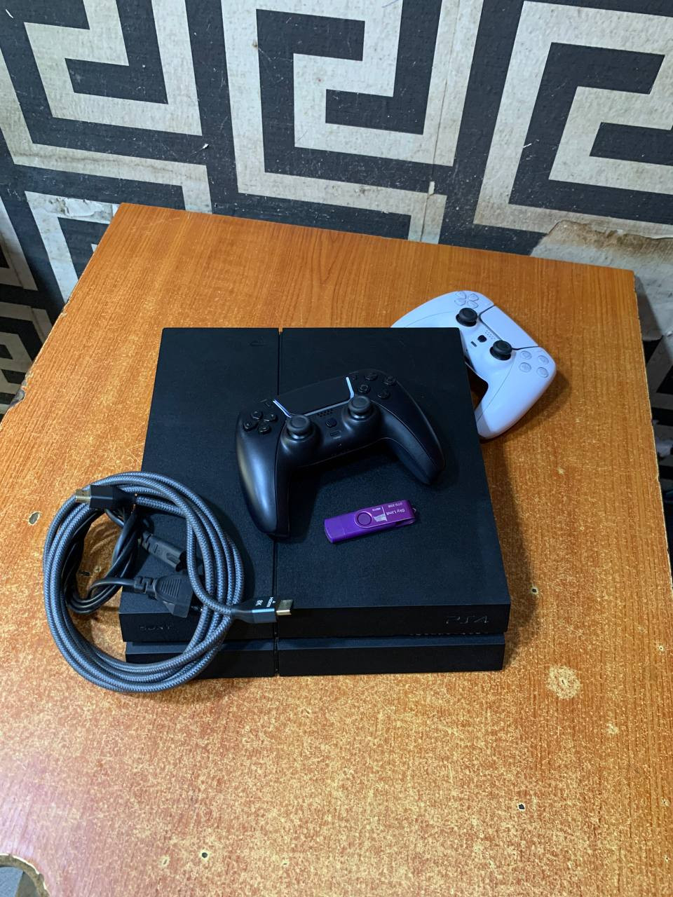 ❌❌SOLD-OUT❌❌. V.Clean 1Tb PlayStation 4 With 2 Original Controllers, Different 8Games And Accessories For-Sale