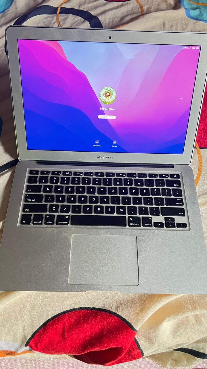 ❌SOLD-OUT ... Neatly used MacBook Air (13-inch, 2017) macOS Monterey Version 12.7.6… Core i5 1.8 GHz Dual-Core Intel Core is A Memory 8 GB …128gb SSD Storage 1600 MHz DDR3 Startup Disk DR Graphics Int