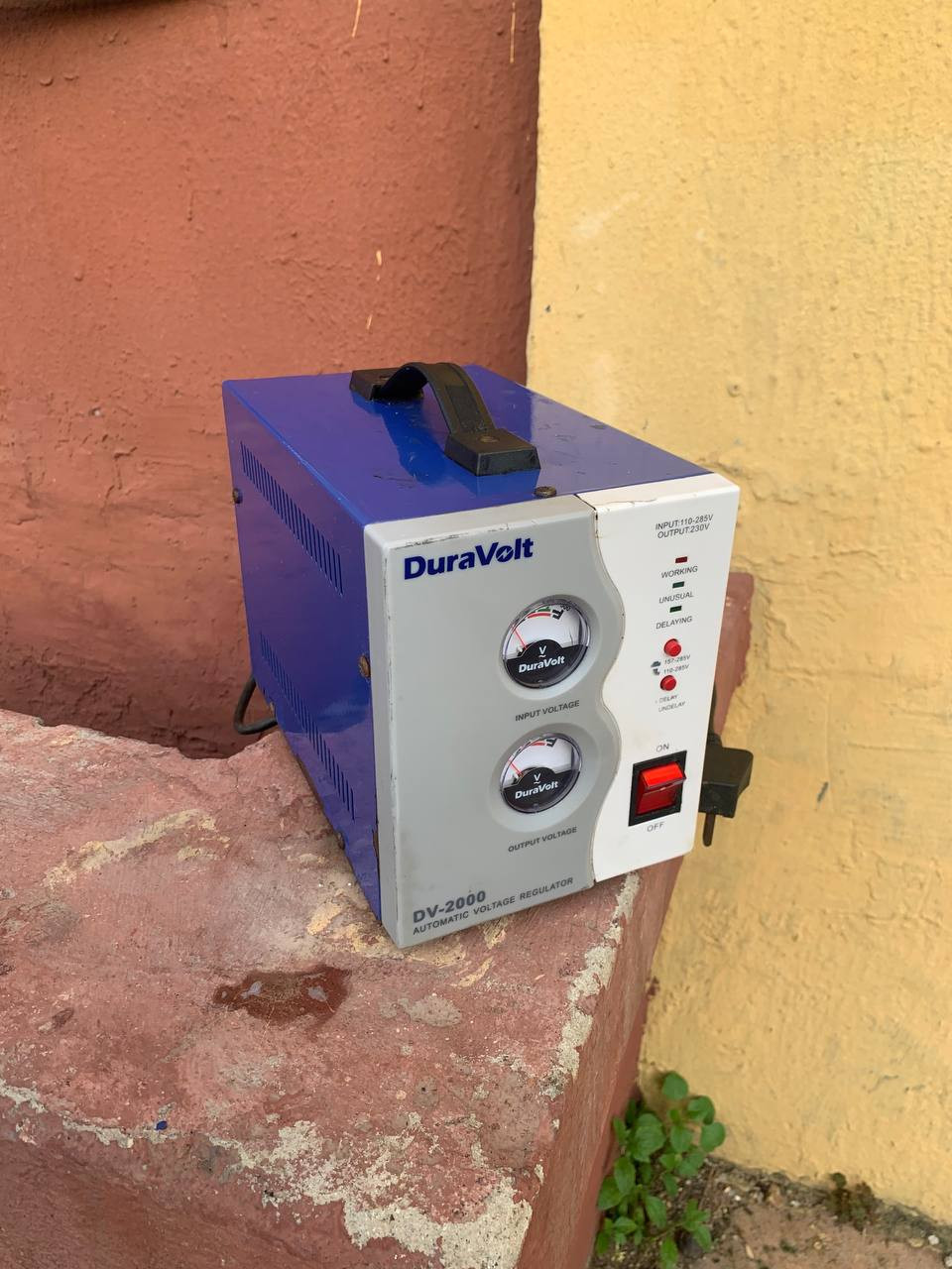 Clean 2000Va DuraVolt Automatic Voltage Regulator Stabilizer For-Sale