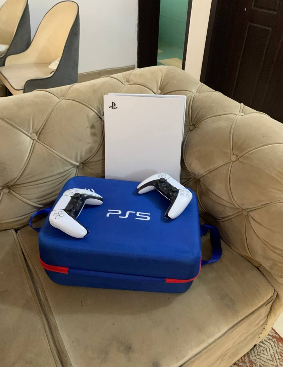 ❌❌SOLD-OUT❌❌    V.Clean, 3 Months Used PlayStation 5 With 5 different Installed Games Including GTA, FIFA 22 and other 3, two controller, Official Ps5 Box For-sale