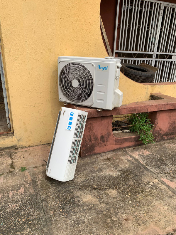 V.Clean 1Hp Royal Inverter Air-Conditioner For-Sale [ Product Code >> 0801 ]