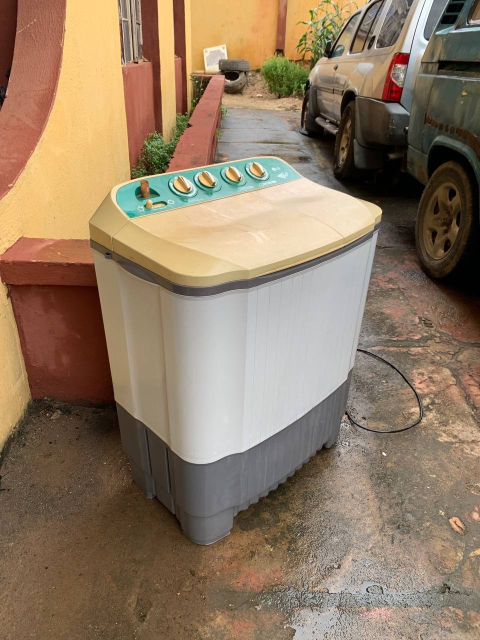 ❌❌SOLD-OUT❌❌.....Clean 7.5Kg Wash and Spin Lg Washing Machine For-Sale