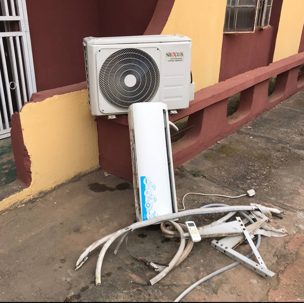 ❌️SOLD-OUT ... V.Clean 1.5Hp Low Voltage Nexus Air-Conditioner With The Kit, Outdoor/Inner Hanger For-Sale