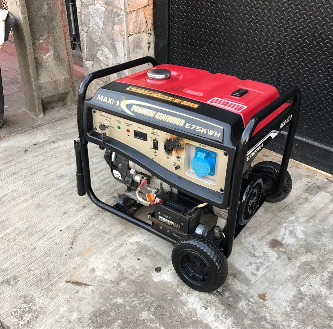 V.Clean 9.3KVA / 7.5KW - (Key + Wheels & Handle) Capable to carry 4 different Flat Maxi Generator Set For-Sale