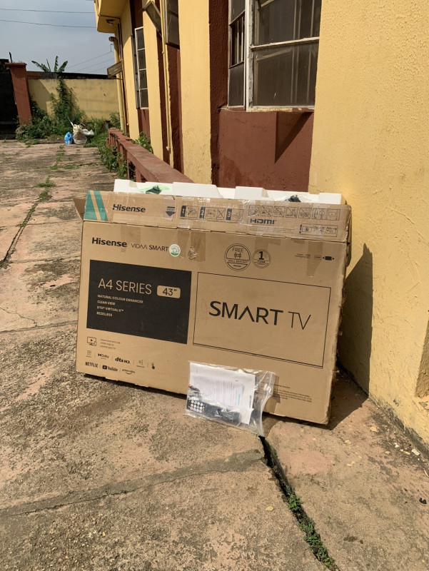 V.Clean, 1Month Used, Hisense 43Inches 4K Frameless Smart Tv For-Sale