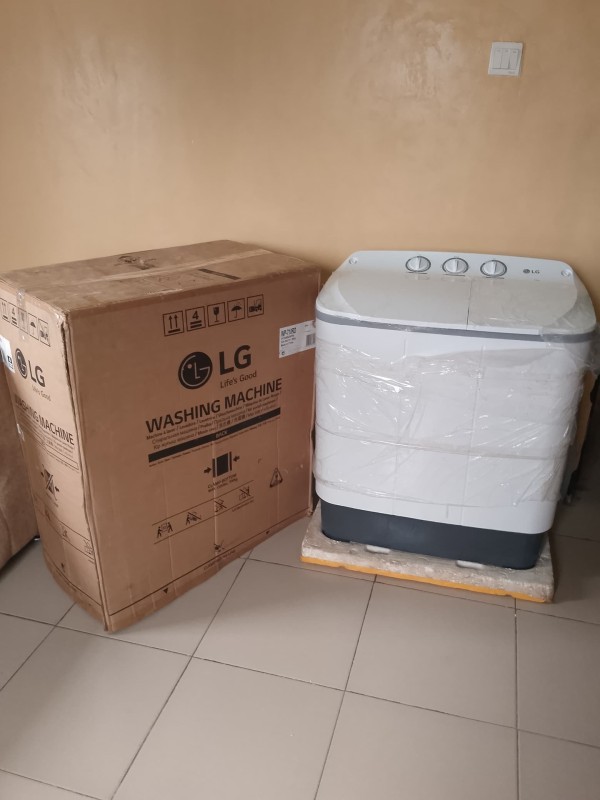 ❌❌SOLD-OUT❌❌ ... Month used LG top Loader 6kg Washing machine  with cartoon(wp-710RD)