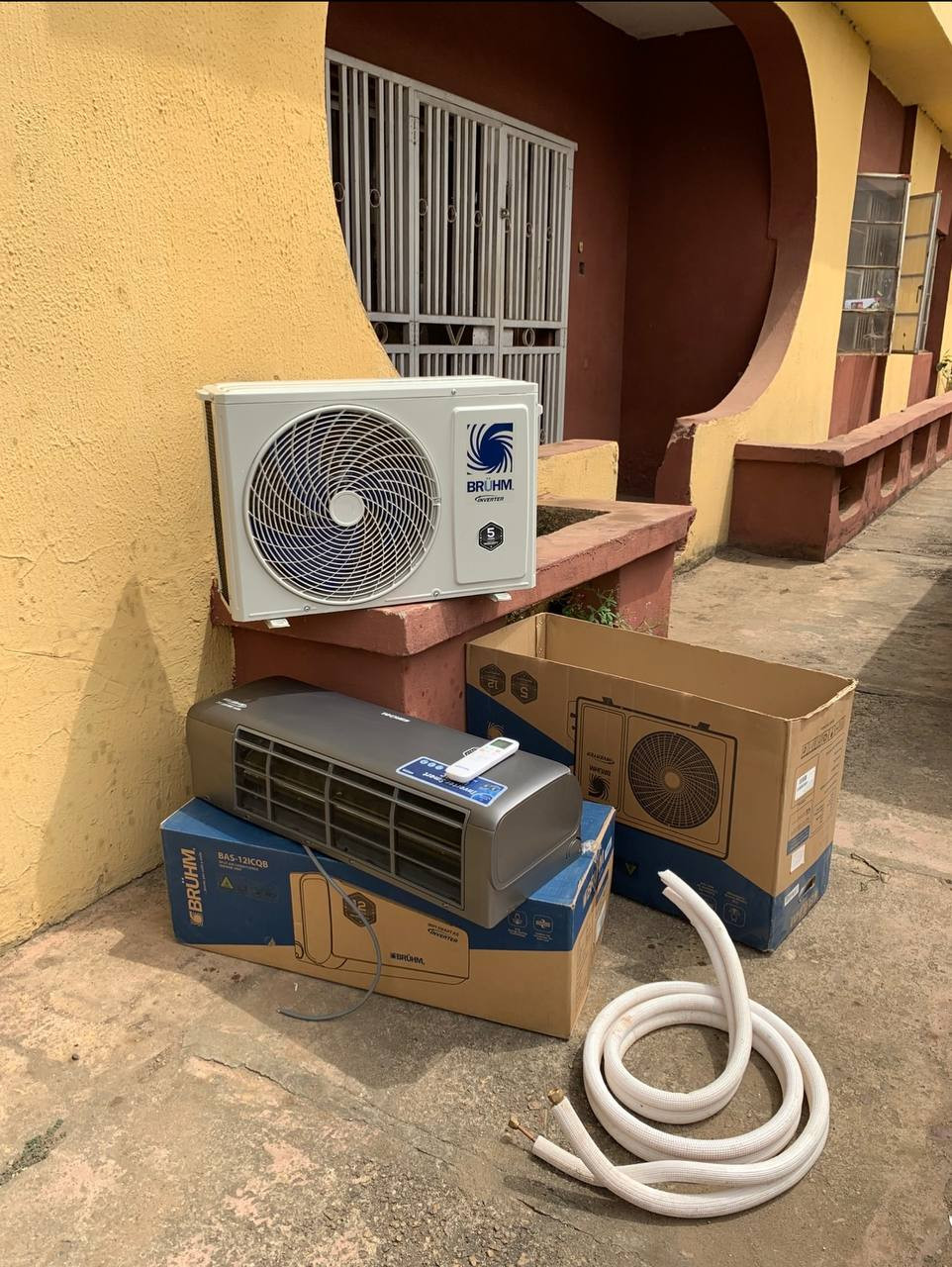 ❌❌SOLD-OUT❌❌ V.Clean, 3Weeks Used, Bruhm Black 1.5Hp Inverter Smart Wifi Tech, BAS-12ICQB With Kit, Pack and already filled Gas For-Sale