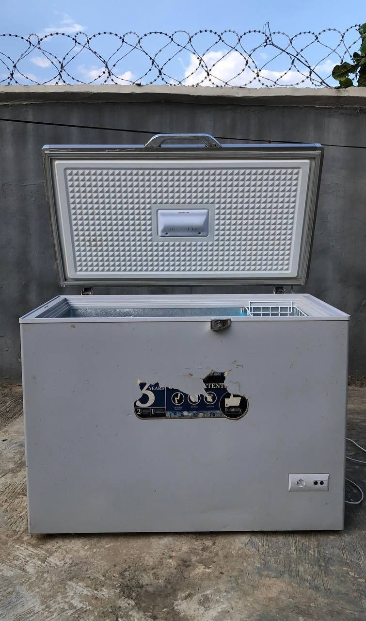 Clean Scanfrost Chest Deep Freezer SLF311X For-Sale