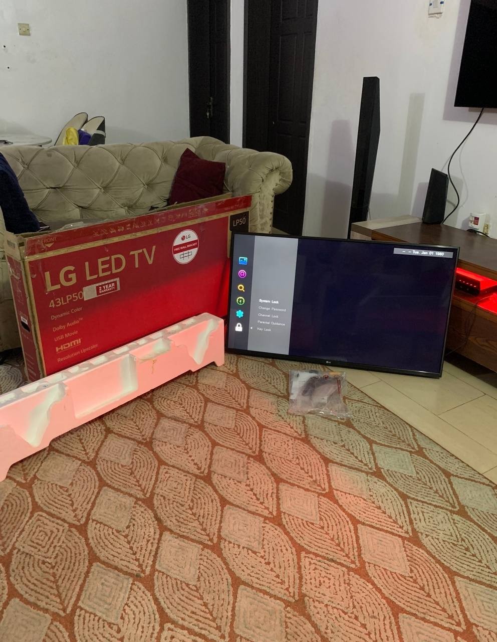 V.Clean 1Months Used LG Full Hd 43Inches LED Tv With box For-Sale