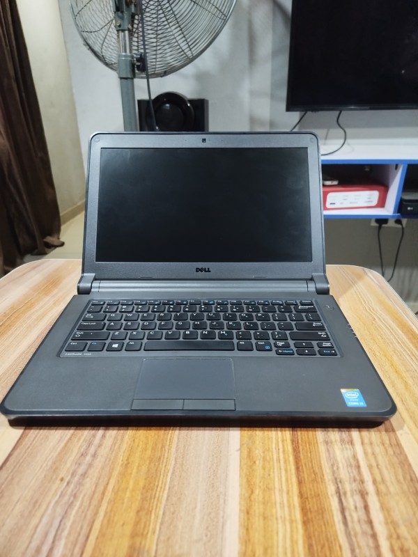 AWOOF UK USED SLEEK DELL LATITUDE 3350 8GB RAM 500GB HDD INTEL CORE I3 PROCESSOR