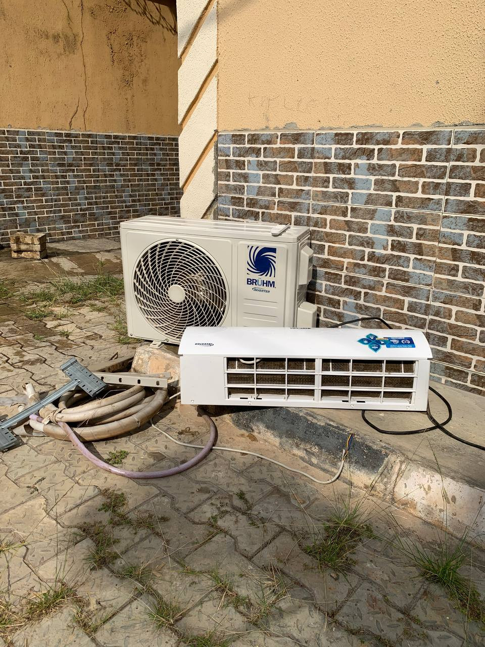 V.Clean, 6Months Used 1.5Hp Inverter Bruhm Air-Conditioner With Already Filled Gas, Kit, Outdoor and Indoor Hanger For-Sale [ Product Code >> 0235 ]