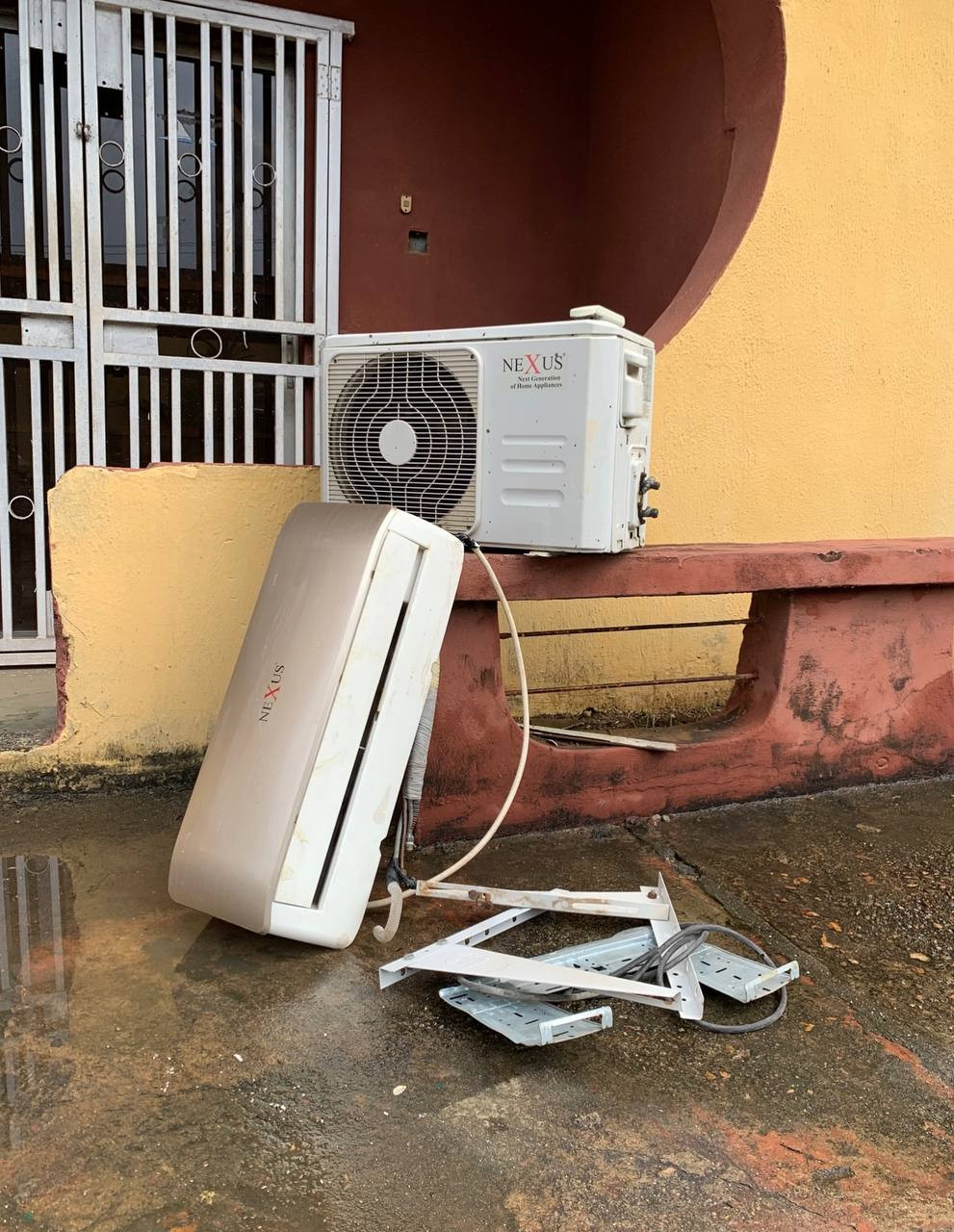 Clean 1Hp Nexus Air-Conditioner With Already Filled Gas, Indoor and outdoor For-Sale