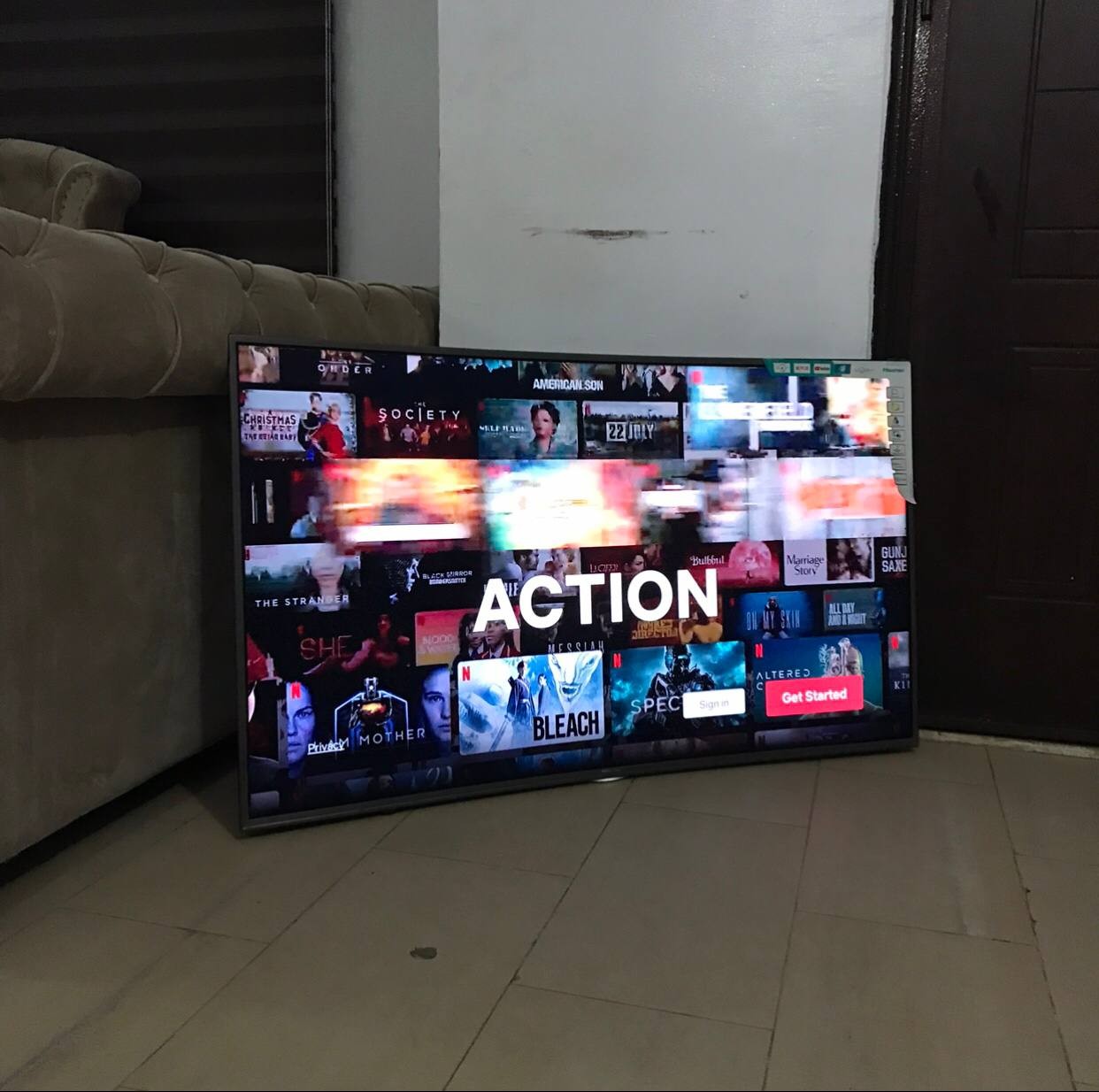 ❌️SOLD-OUT ... V.Clean 55Inches 4k Smart Hisense Curve Tv With a tiny thin horizontal line on the screen For-Sale