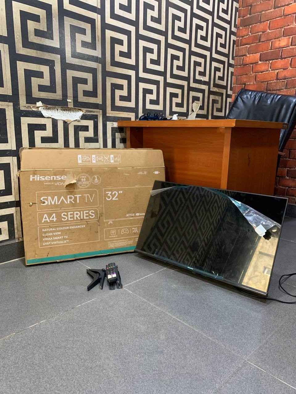 V.Clean 32Inches Hisense 4K Smart Tv For-Sale