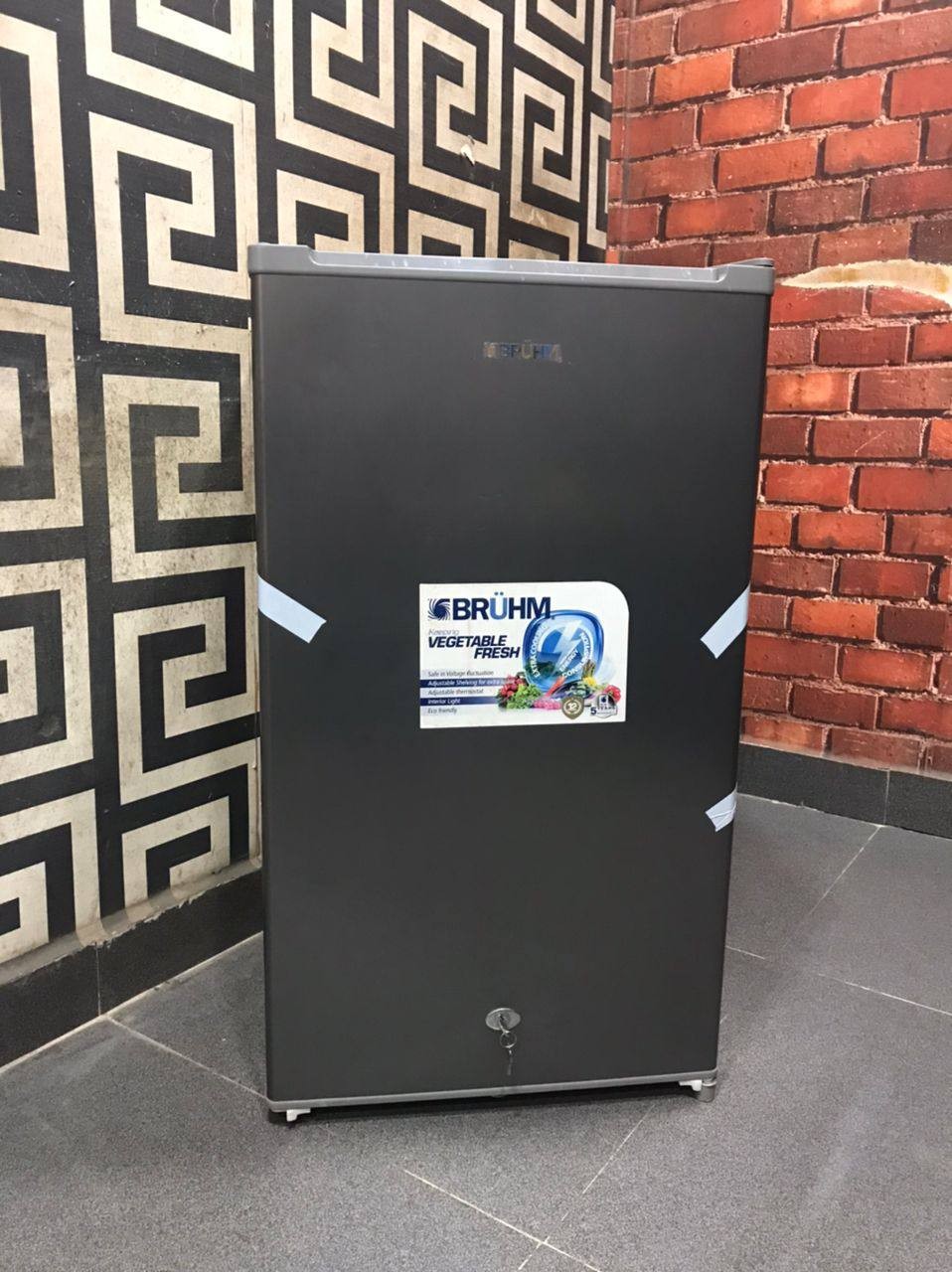 V.Clean 2022 Model Bruhm 93 Liters Table Top Refrigerator | BRS-93MMDS For-Sale