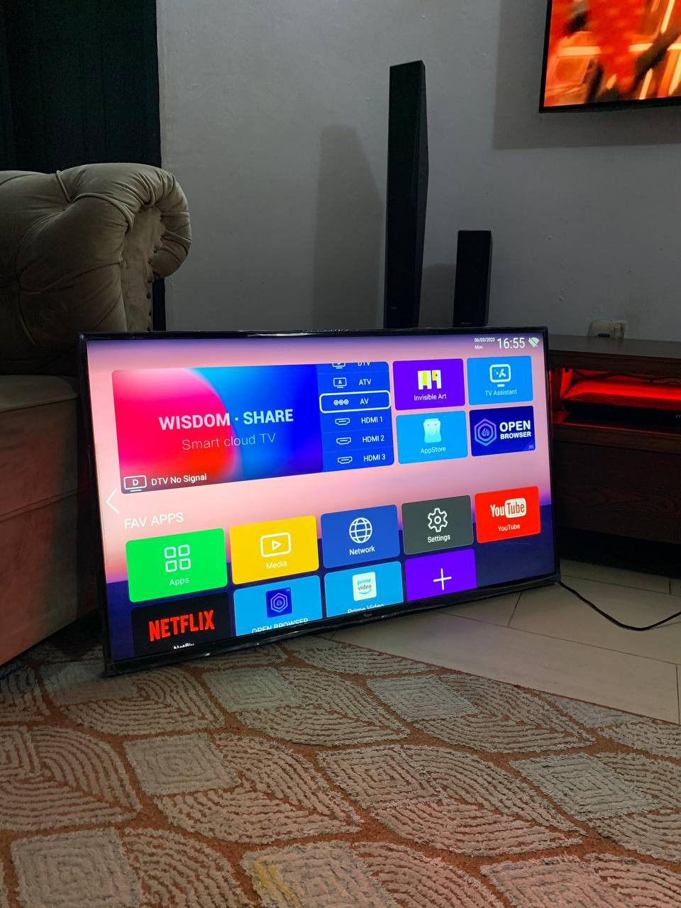 ❌❌SOLD-OUT❌❌ V.Clean, 3Months Used, 43Inches 4K, Smart Royal Tv For-Sale