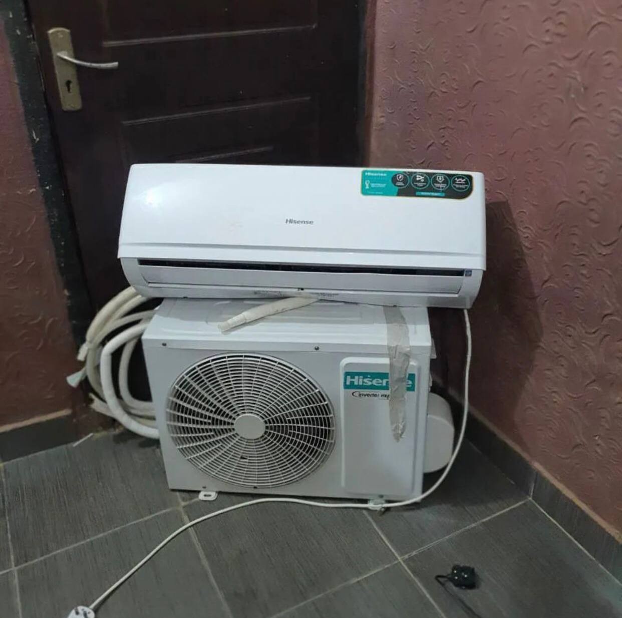 ❌❌SOLD-OUT❌❌ .. V.Clean 1.5Hp Hisense Inverter Ac With Already Filled R410A Gas, Kit, Indoor Hanger For-Sale