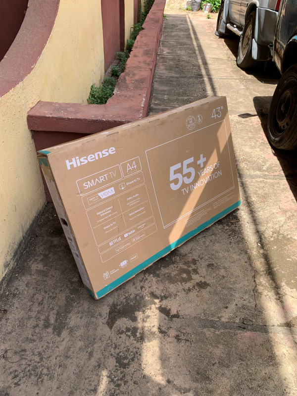 V.Clean, 5Days Used, 2025 Model, 43Inches, 4K Smart Hisense Frameless Tv With Pack For-Sale [ Product Code >> 0450 ]
