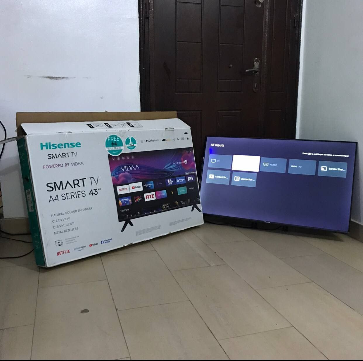 V.Clean 43inches Hisense FRAMELESS Smart Tv with full pack For-Sale