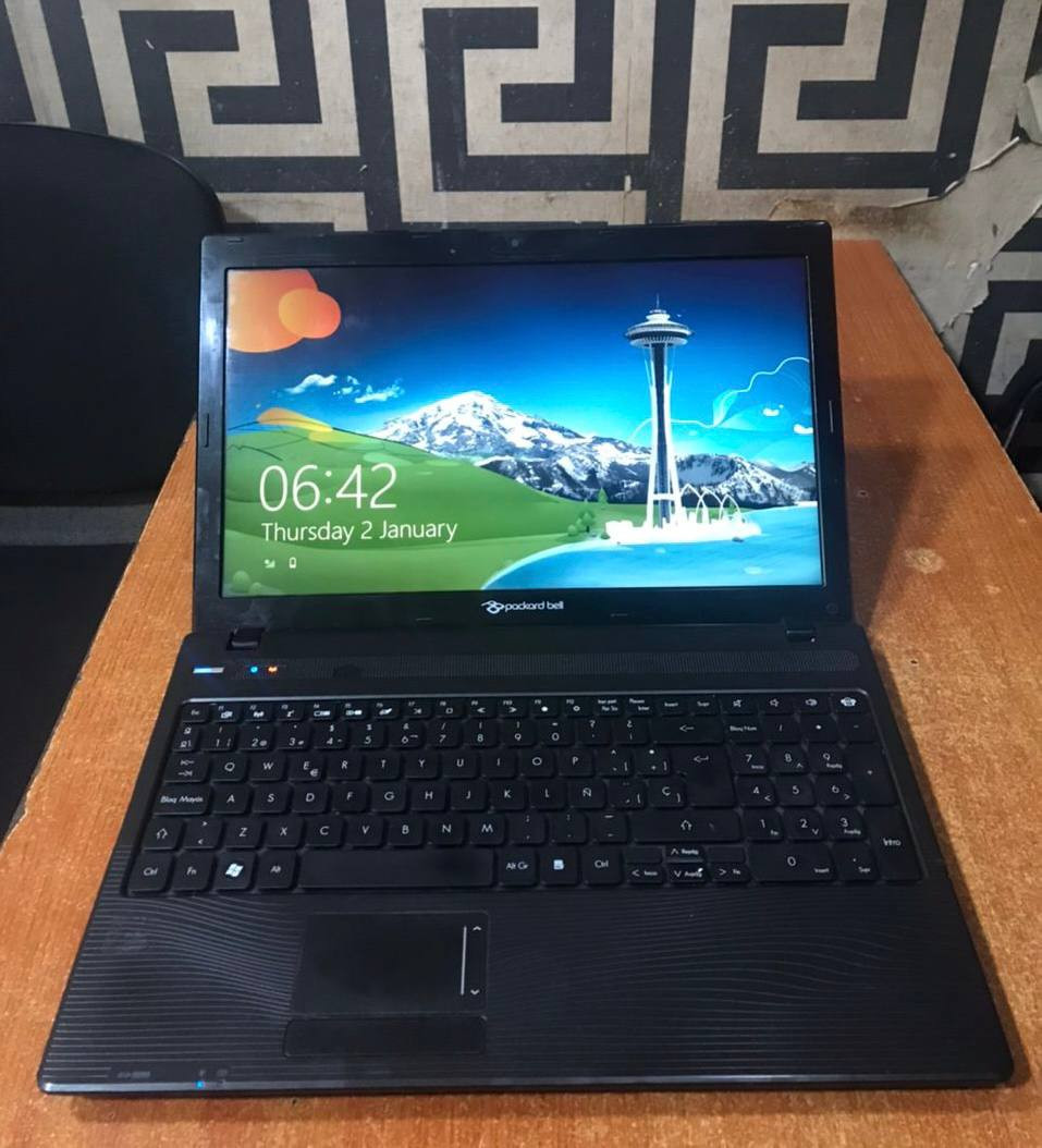 Clean 4Gb Ram, 500Gb Hdd, Corei3, 2-3 Hurs Ba3 Life, Acer Packard bell Laptop For-Sale
