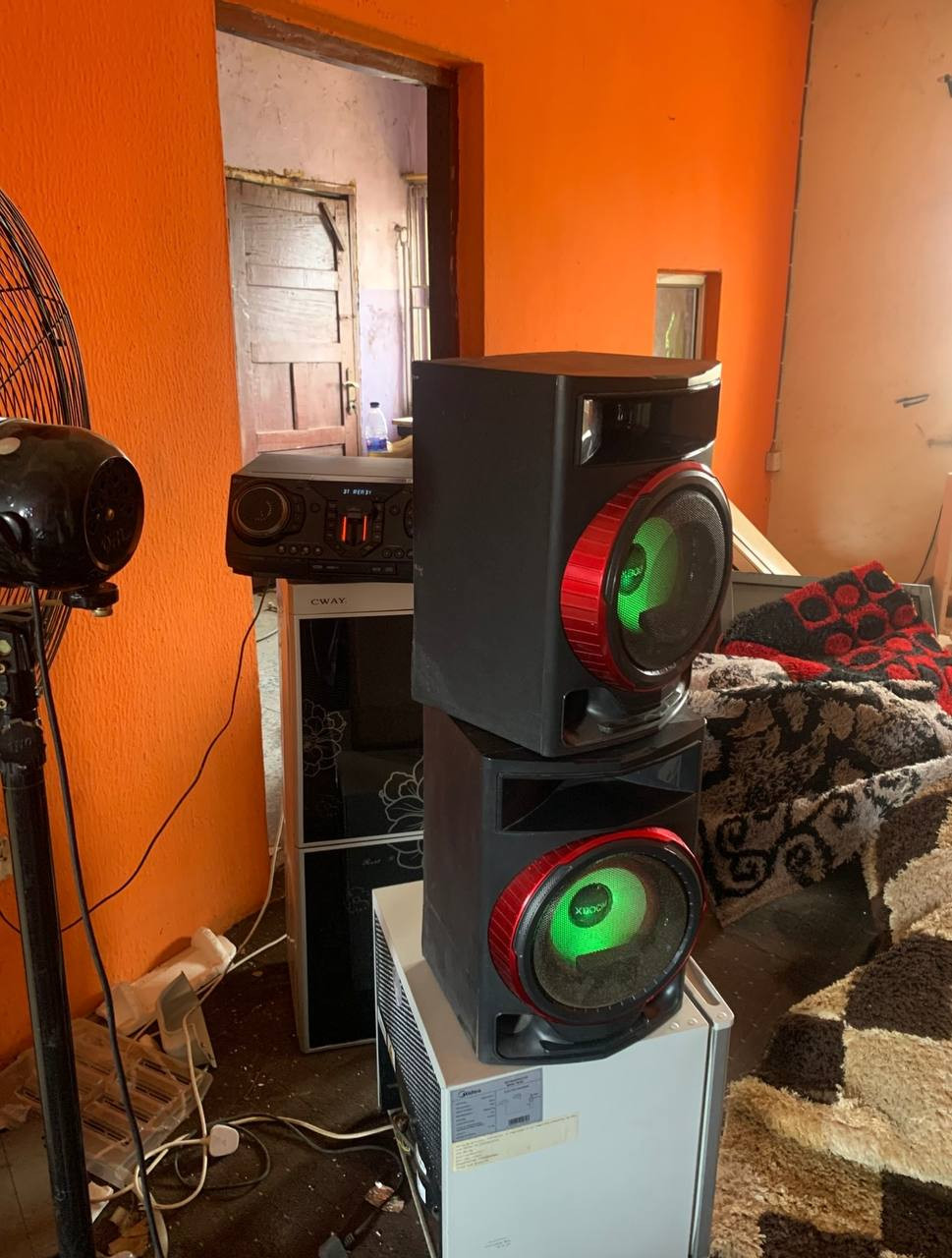 Clean LG multi - Color Lighting DJ App- XBOOM CL87 2350w Mini Hi-Fi System For-Sale