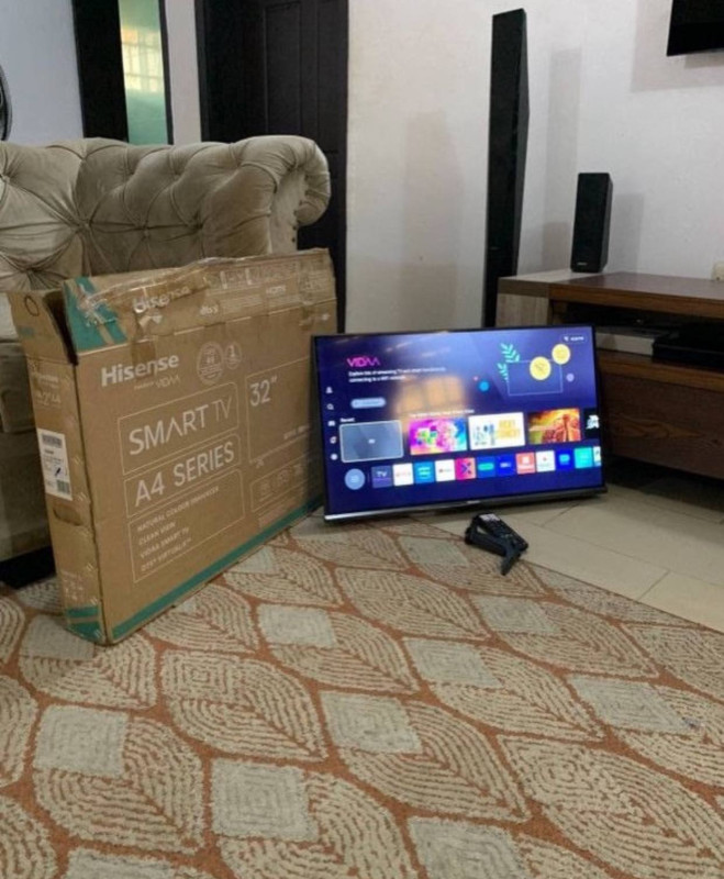 V.Clean, 32Inches Hisense 4K Smart Frameless Tv with pack For-Sale  [ Product Code >> 0724 ]