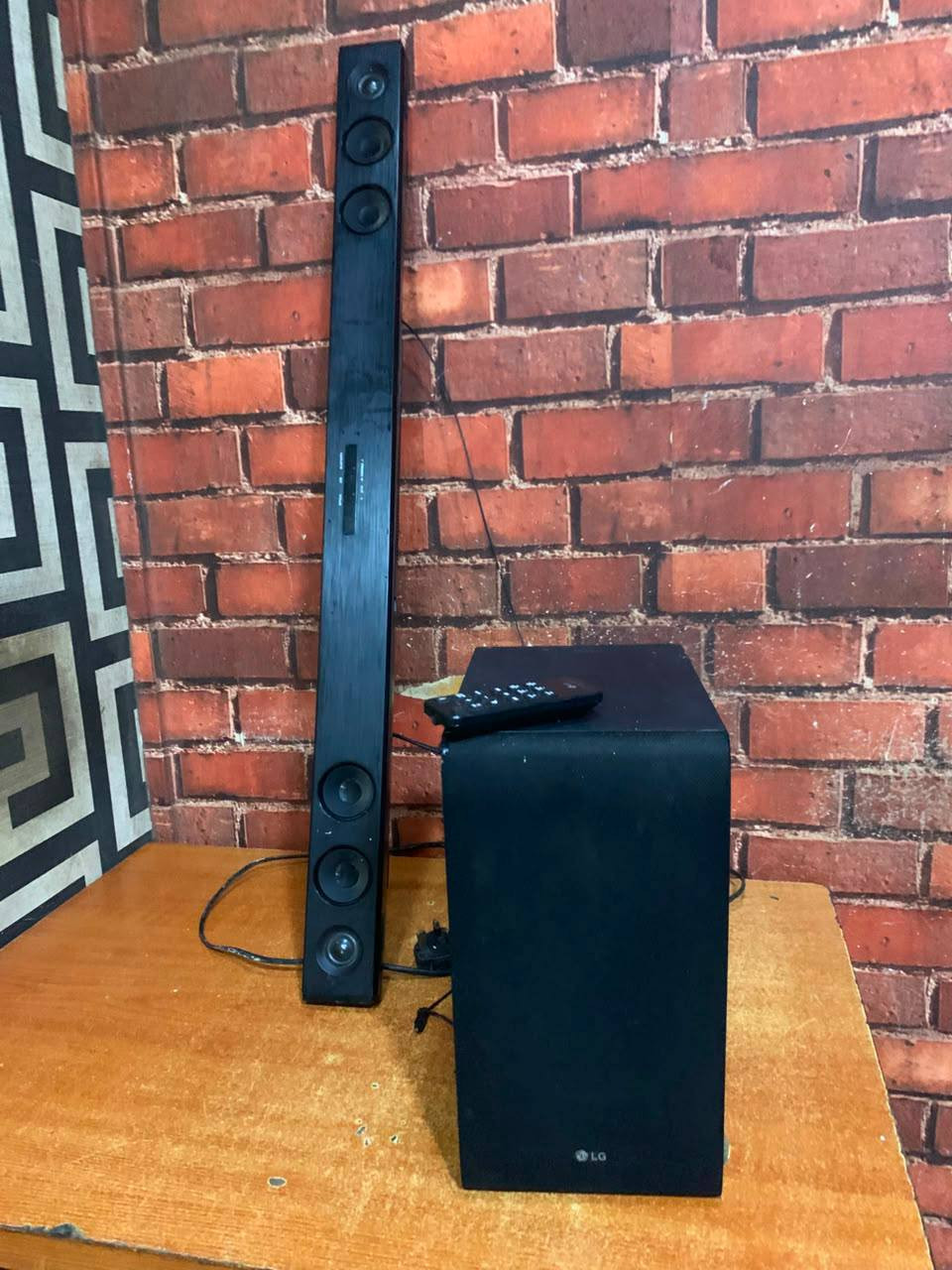 V.Clean LG SPJ-4W Soundbar with Subwoofer 300W For-Sale [ Product Code >> 0608  ]