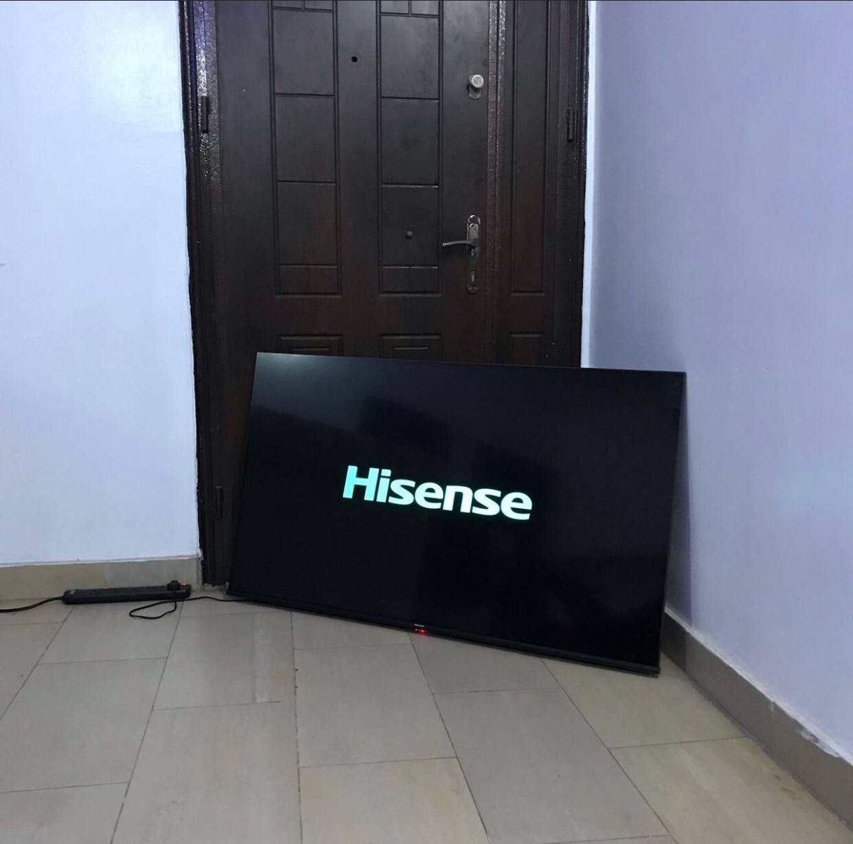 ❌️SOLD-OUT ... V.clean, 6Months Used 4k Smart Hisense Frameless Tv For-sale